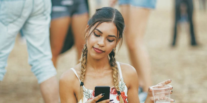 secure the hairstyle